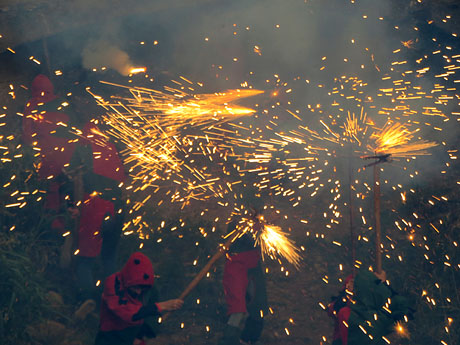 Festival Undàrius 2018. Correfoc amb el Petit Drac Major de Girona i els Trons de l'Onyar