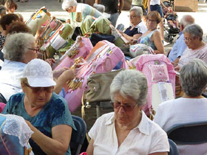 Festival Undàrius 2018. Trobada de puntaires a la plaça de Sant Feliu