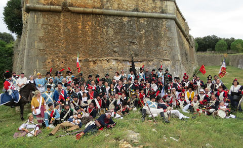 Imatge de la cloenda de la VII Festa Reviu els Setges Napoleònics al castell de Montjuïc, 2014