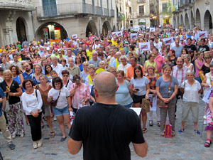 Concentraci&oacute; a la pla&ccedil;a del Vi el dilluns 30 de juliol 2018