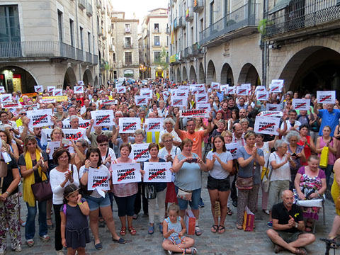 La concentraci&oacute; a la pla&ccedil;a del Vi