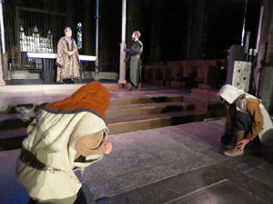 Representació de la Consueta de Sant Jordi cavaller a la nau gòtica de la Catedral. Diada de Sant Jordi 2018