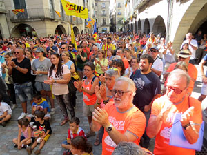 Diada Nacional 2018. Concentraci&oacute; a la pla&ccedil;a del Vi, lectura del manifest i cant de Els Segadors