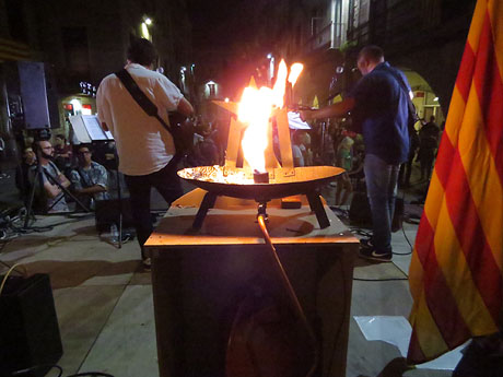 Diada Nacional 2018. XII Marxa de Torxes. Crema del Decret de Nova Planta i concert de Caïm Riba