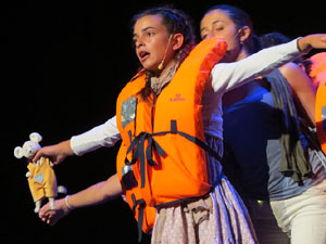FITAG 2018 - Representació de l'obra Europa, a càrrec de Cràdula Teatre i el Cor Preludi, al Teatre Municipal