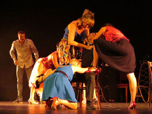 FITAG 2018 - Representaci&oacute; de l'obra Oceans, a c&agrave;rrec del grup El Mirall, de Blanes, al Teatre Municipal