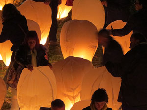 Il&middot;lumina la Llibertat. Acci&oacute; de protesta pels quatre mesos de pres&oacute; de Jordi Cuixart i Jordi S&aacute;nch