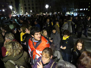 Il&middot;lumina la Llibertat. Acci&oacute; de protesta pels quatre mesos de pres&oacute; de Jordi Cuixart i Jordi S&aacute;nch