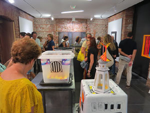 Inauguració de l'exposició '55 urnes per la Llibertat' a la Casa de la Catalanitat de Perpinyà