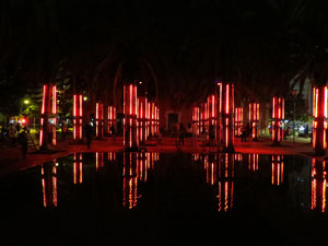 Festival Temps d'Art. Espectacle Clúster al Parc Central de Girona