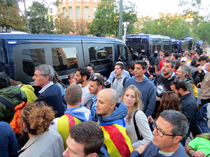 Concentraci&oacute; per l'1-O davant la subdelegaci&oacute; del Gobierno a Jaume I