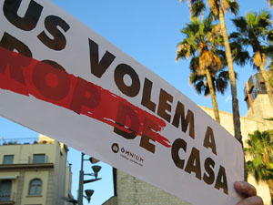 Concentració a la plaça de Santa Susanna per la llibertat dels presos polítics, amb Montse Puigdemont Casa