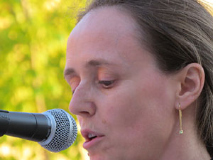 Concentració a la plaça de Santa Susanna per la llibertat dels presos polítics, amb Montse Puigdemont Casa