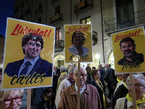 Concentració a la plaça del Vi per la llibertat dels presos polítics, amb Joanjo Bosk