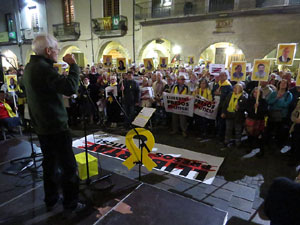 Concentració a la plaça del Vi per la llibertat dels presos polítics, amb Joanjo Bosk
