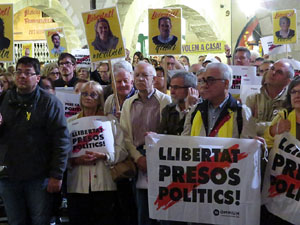 Concentració a la plaça del Vi per la llibertat dels presos polítics, amb Joanjo Bosk