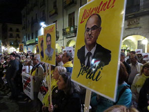 Concentració a la plaça del Vi per la llibertat dels presos polítics, amb Joanjo Bosk
