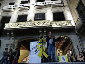 Concentració a la plaça del Vi per la llibertat dels presos polítics, amb Joanjo Bosk