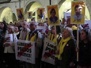 Concentració a la plaça del Vi per la llibertat dels presos polítics, amb Joanjo Bosk