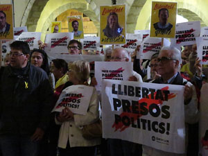 Concentració a la plaça del Vi per la llibertat dels presos polítics, amb Joanjo Bosk