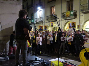 Concentració a la plaça del Vi per la llibertat dels presos polítics, amb Joanjo Bosk