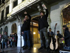 Concentració a la plaça del Vi per la llibertat dels presos polítics, amb Joanjo Bosk
