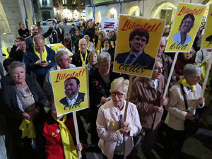 Concentració a la plaça del Vi per la llibertat dels presos polítics, amb Joanjo Bosk