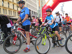 56a Festa del Pedal del GEiEG a la pla&ccedil;a de l'U d'octubre de 2017