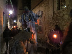 Fires 2018. La Beatufarra, descens del Beatusaure per les escales de la Catedral de Girona