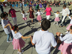 78è concurs de Colles Sardanistes amb la cobla Ciutat de Girona a la plaça de Francesc Calvet i Rubalcaba