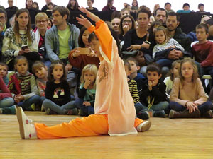 Fires 2018. Dansa del lle&oacute; (Wu Shi) a la pla&ccedil;a Miquel de Palol