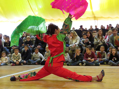 Fires 2018. Dansa del lle&oacute; (Wu Shi) a la pla&ccedil;a Miquel de Palol