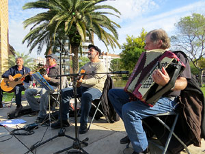 Fires 2018. 37a. Trobada de Gegants de Fires de Sant Narc&iacute;s. La plantada