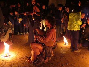 Fires 2018. Espectacle de foc i m&uacute;sica Llumin&agrave;ries de Fires, a c&agrave;rrec de Taller de Magn&egrave;sia i Els Berros de la Cort