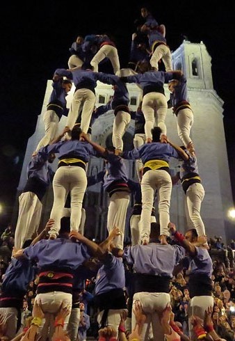 Actuació castellera a la plaça de la Catedral