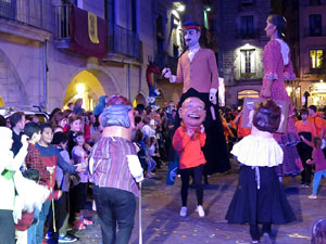 Fires 2018. Pregó de Fires. Entrada i ballades de capgrossos, gegants i faràndula a la plaça del Vi