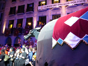 Fires 2018. Preg&oacute; de Fires. Entrada i ballades de capgrossos, gegants i far&agrave;ndula a la pla&ccedil;a del Vi