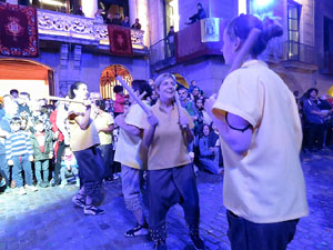 Fires 2018. Preg&oacute; de Fires. Entrada i ballades de capgrossos, gegants i far&agrave;ndula a la pla&ccedil;a del Vi