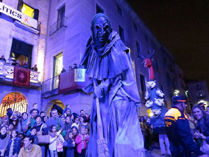 Fires 2018. Preg&oacute; de Fires. Entrada i ballades de capgrossos, gegants i far&agrave;ndula a la pla&ccedil;a del Vi