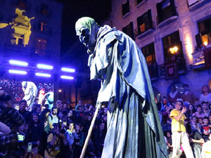 Fires 2018. Preg&oacute; de Fires. Entrada i ballades de capgrossos, gegants i far&agrave;ndula a la pla&ccedil;a del Vi