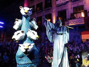 Fires 2018. Preg&oacute; de Fires. Entrada i ballades de capgrossos, gegants i far&agrave;ndula a la pla&ccedil;a del Vi