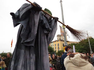 Fires 2018. Preg&oacute; de Fires. Les cercaviles de gegants i capgrossos fins la pla&ccedil;a del Vi