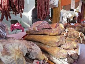 Fires 2018. Fira del Dibuix, la Pintura i la Fotografia a la Rambla de la Llibertat i la pla&ccedil;a del Vi, i Fira de l'Alimentaci&oacute