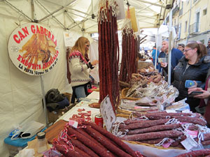 Fires 2018. Fira del Dibuix, la Pintura i la Fotografia a la Rambla de la Llibertat i la pla&ccedil;a del Vi, i Fira de l'Alimentaci&oacute