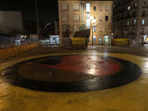 Manifestaci&oacute; antifeixista per un acte pol&iacute;tic de la plataforma Borb&ograve;nia amb el suport de Vox, a la pla&ccedil;a de l'U d'octubre del 2017