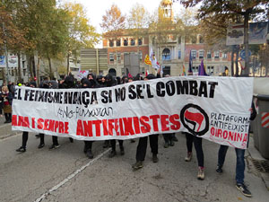 Manifestaci&oacute; antifeixista per un acte pol&iacute;tic de la plataforma Borb&ograve;nia amb el suport de Vox, a la pla&ccedil;a de l'U d'octubre del 2017