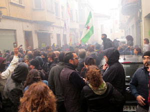 Manifestaci&oacute; antifeixista per un acte pol&iacute;tic de la plataforma Borb&ograve;nia amb el suport de Vox, a la pla&ccedil;a de l'U d'octubre del 2017