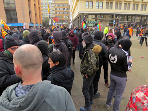 Manifestaci&oacute; antifeixista per un acte pol&iacute;tic de la plataforma Borb&ograve;nia amb el suport de Vox, a la pla&ccedil;a de l'U d'octubre del 2017