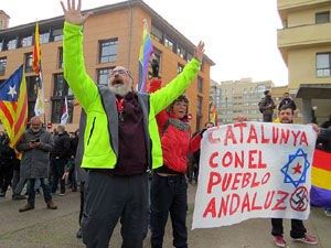 Manifestaci&oacute; antifeixista per un acte pol&iacute;tic de la plataforma Borb&ograve;nia amb el suport de Vox, a la pla&ccedil;a de l'U d'octubre del 2017