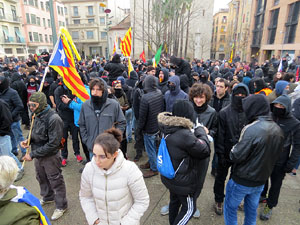 Manifestaci&oacute; antifeixista per un acte pol&iacute;tic de la plataforma Borb&ograve;nia amb el suport de Vox, a la pla&ccedil;a de l'U d'octubre del 2017